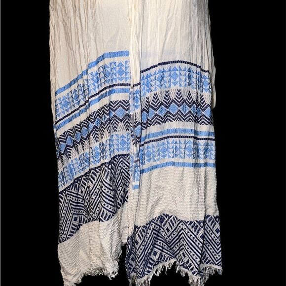 CALVIN KLEIN Cream & Blue with sparkle effect each end is different. - Picture 2 of 8